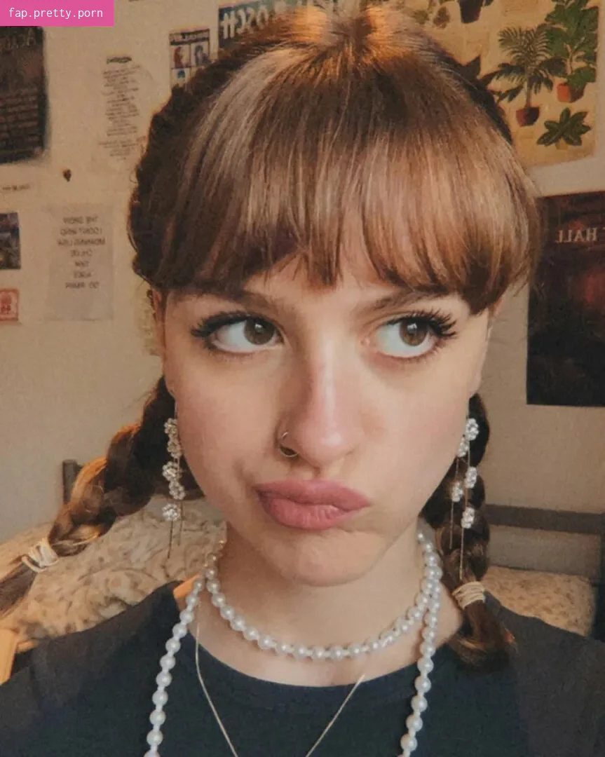Chloe Slater - Photo #08