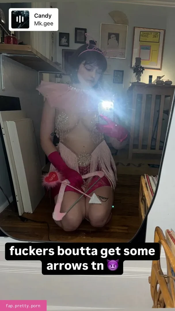 Chloe Troast - Photo #07
