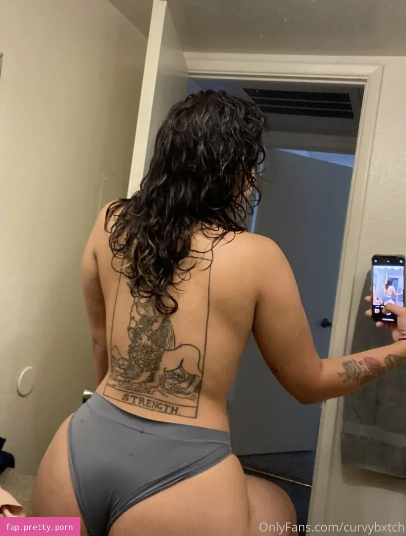 curvybxtch - Photo #01