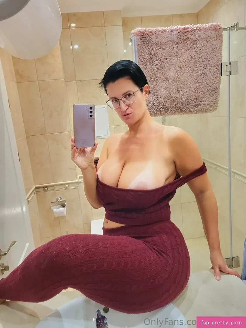 CurvyJules69 - Photo #42