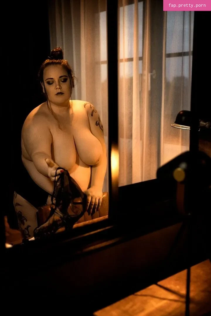 Curvyvanni - Photo #26