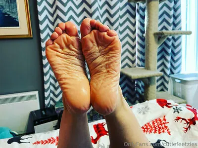 cutiefeetzies