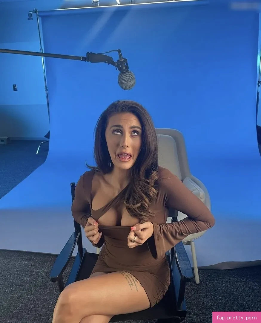 Chloe Veitch - Photo #51