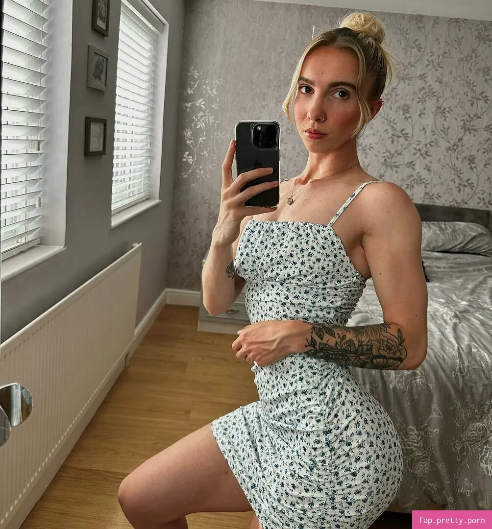 Caitlin Wade - Photo #10