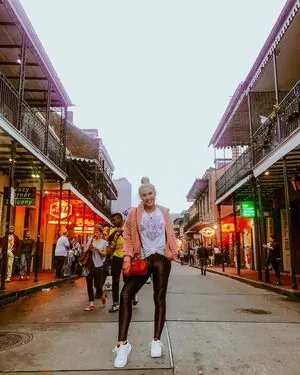 Caroline Wall