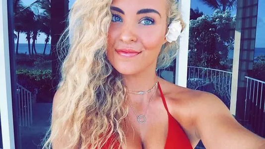 Caroline Wall