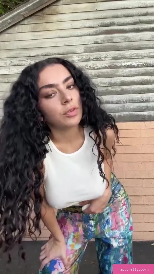 Charli XCX - Photo #01