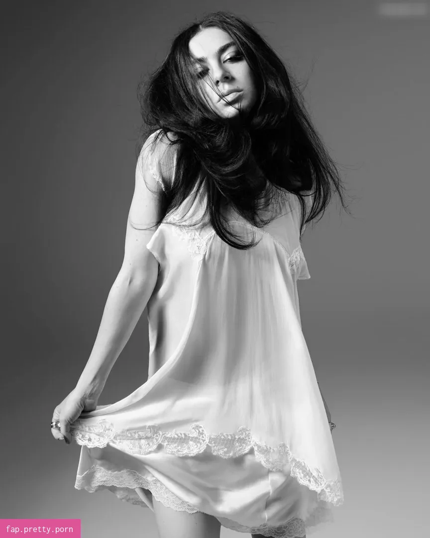 Charli XCX - Photo #01