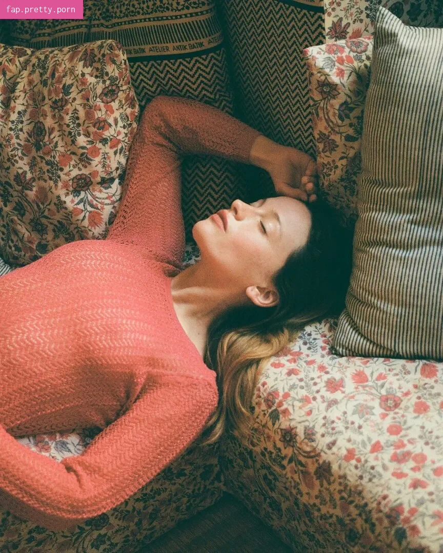 Camille Yolaine - Photo #13