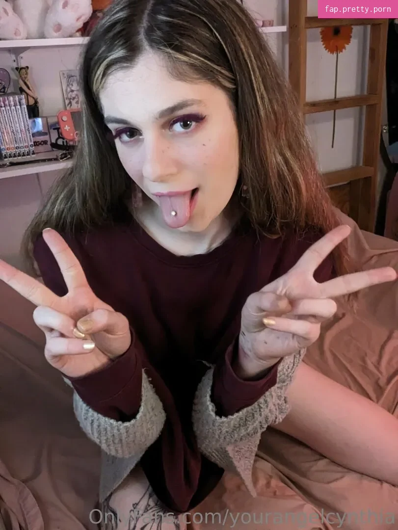 Cynthia - Photo #02