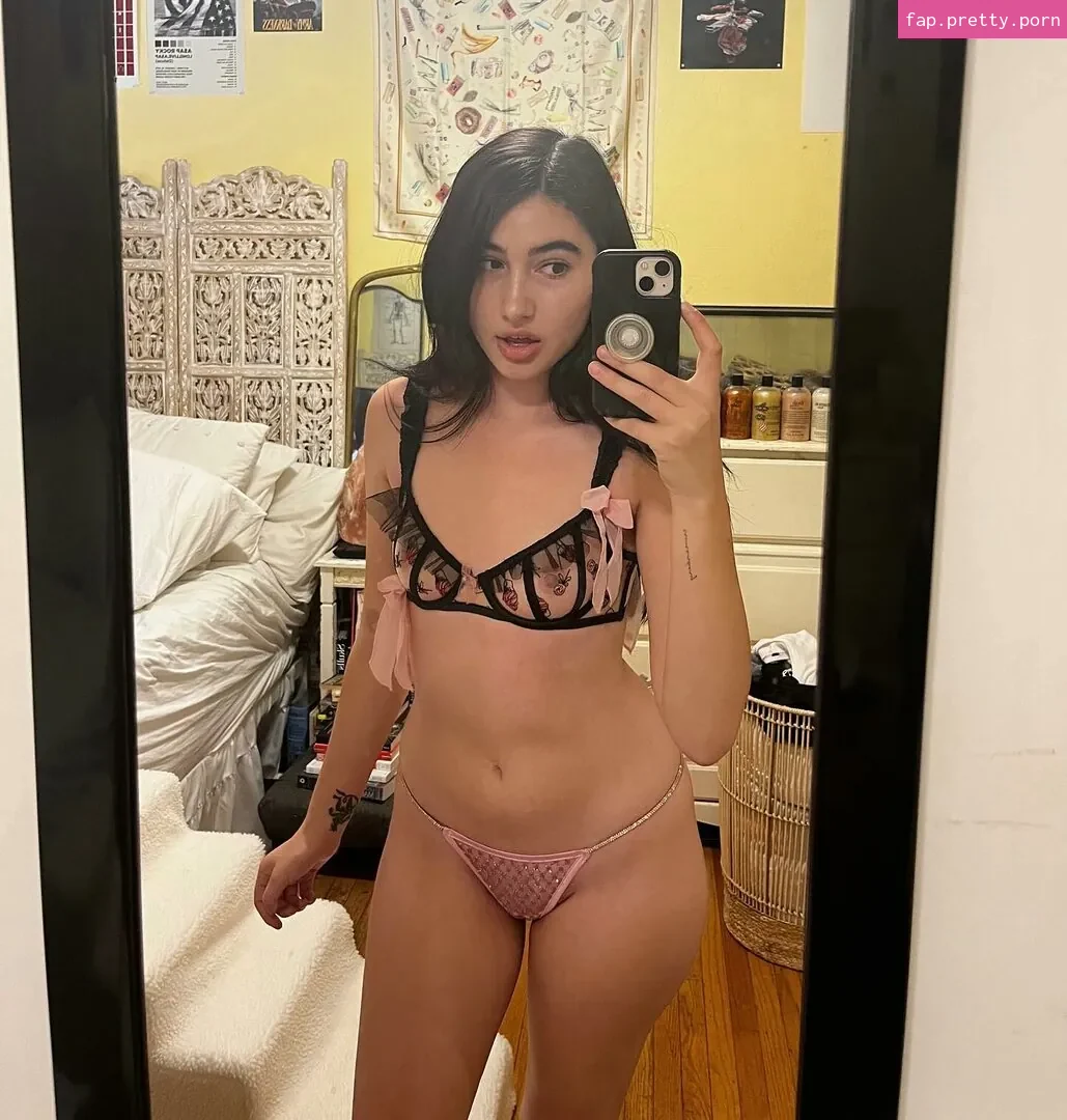 Delilah - Photo #37