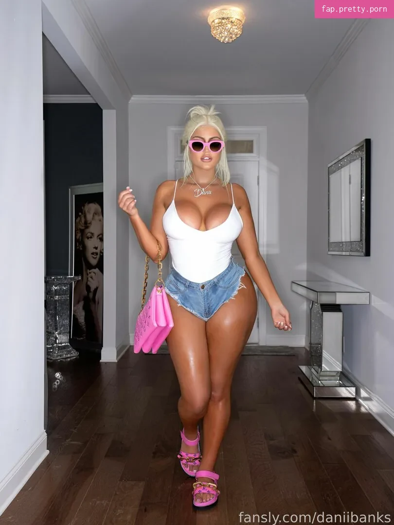 daniibanks - Photo #14