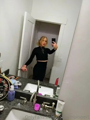 dahliainbloom1