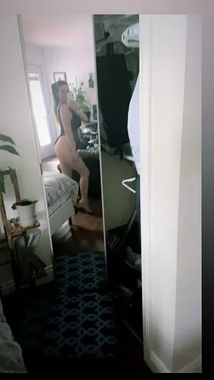 dahliarozovyy