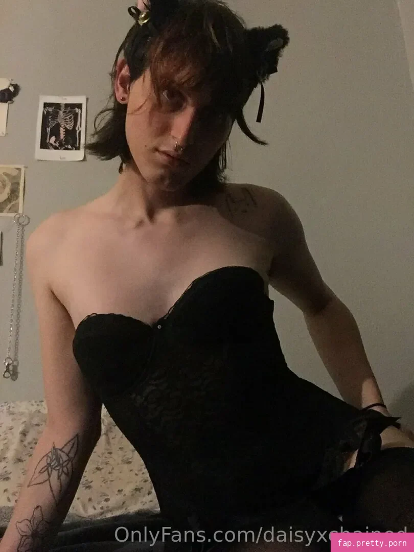 daisyxchained - Photo #01
