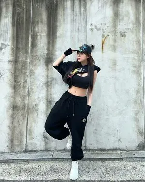 dami_amond