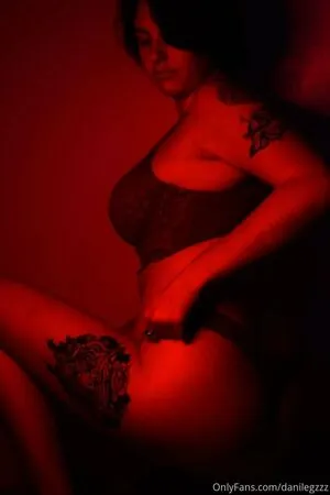 danalegzzz