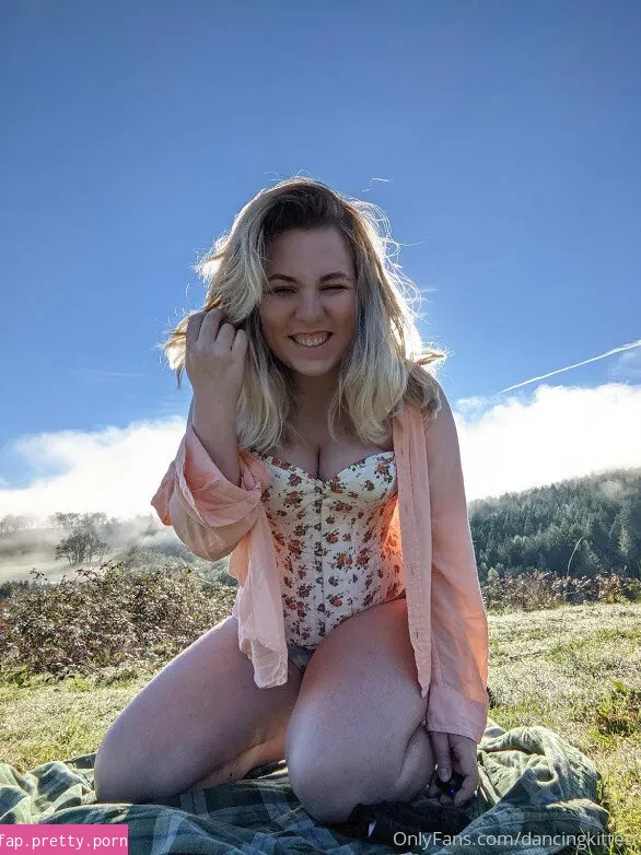 dancingkitten - Photo #03