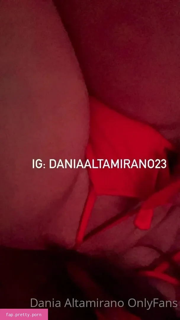 Dania Altamirano - Photo #30