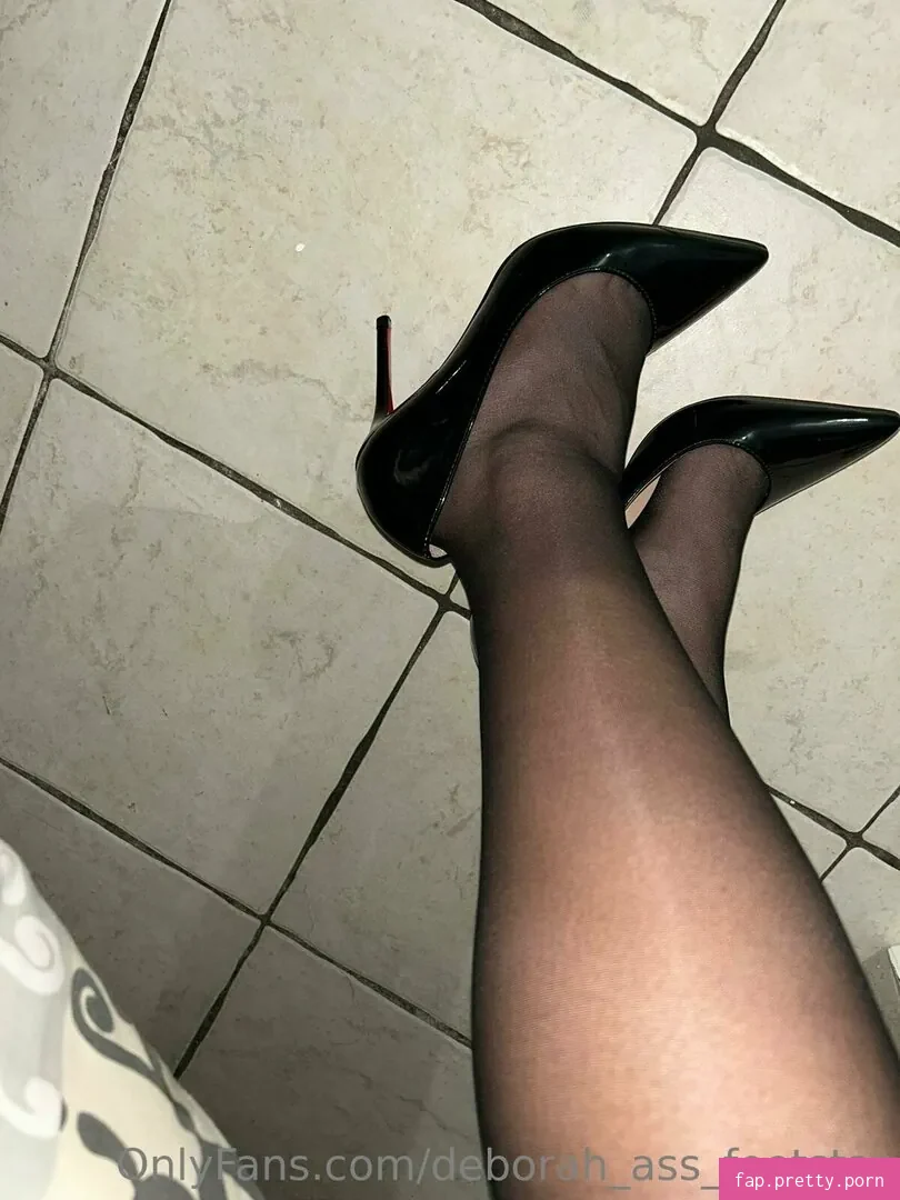 deborah_ass_feetstar - Photo #02