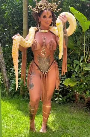 Débora Brasil