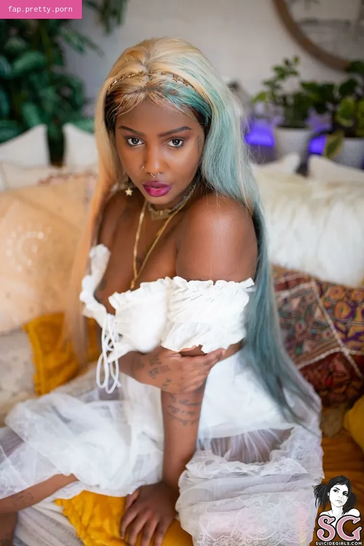 Daizy Cooper - Photo #19