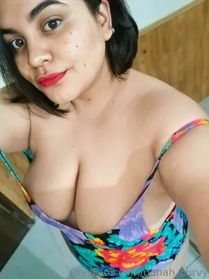 danah_curvy