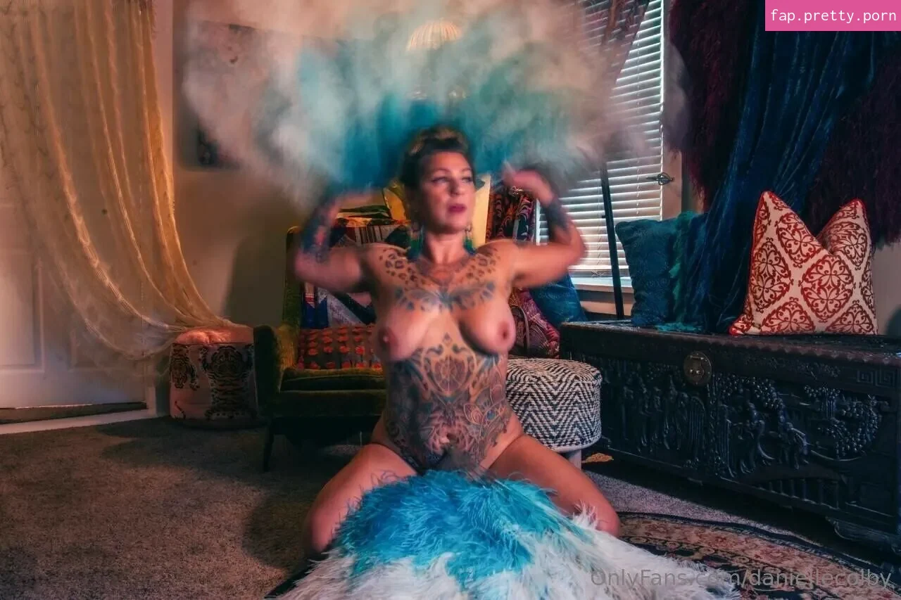 Danielle Colby - Photo #95