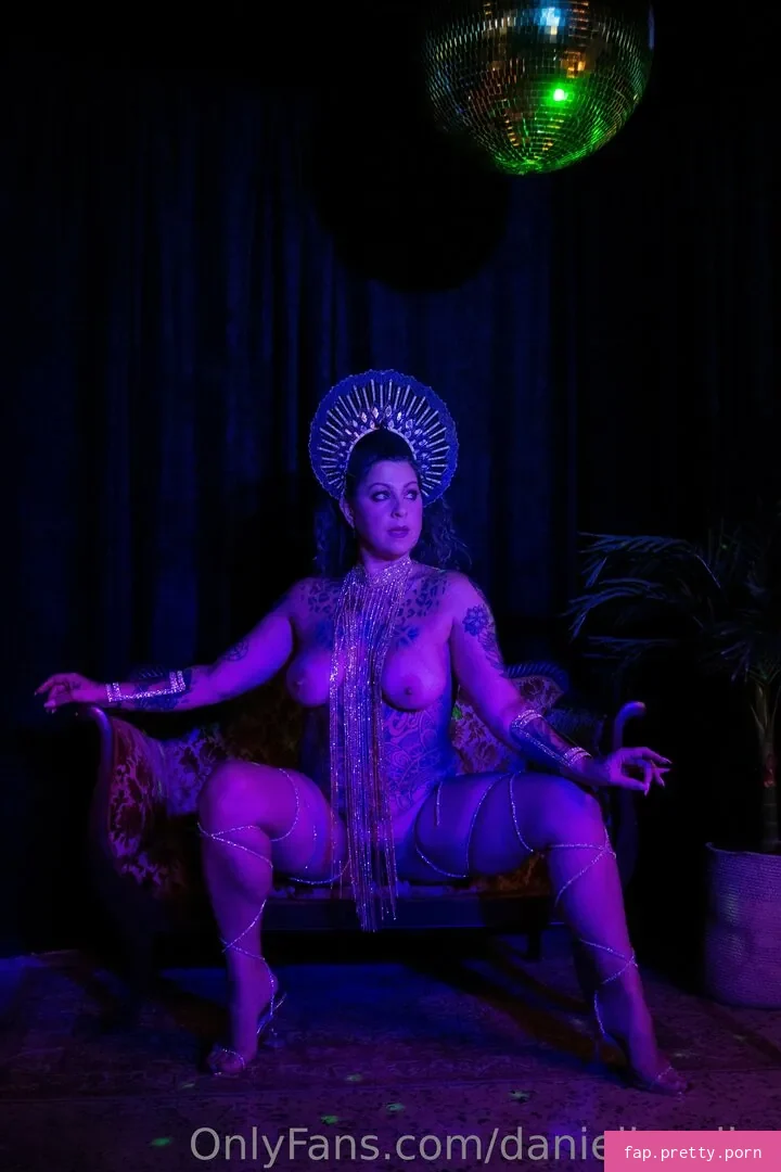 Danielle Colby - Photo #36