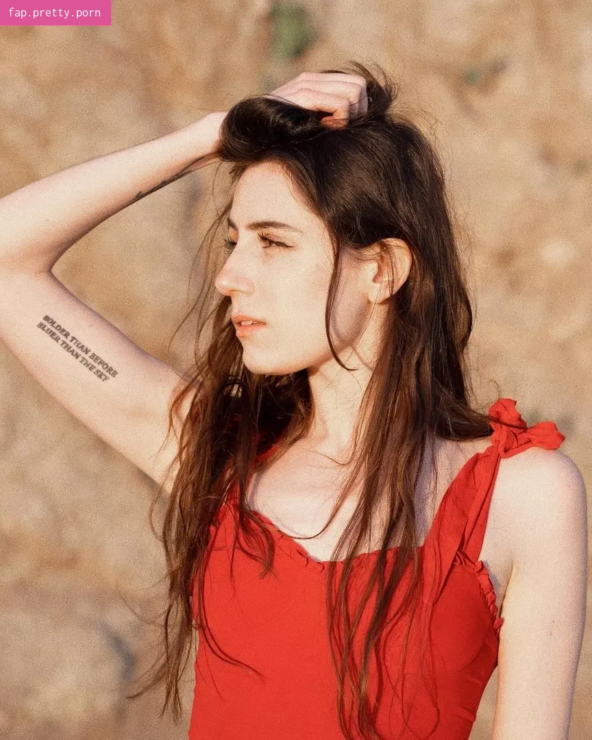 Dodie Clark - Photo #04