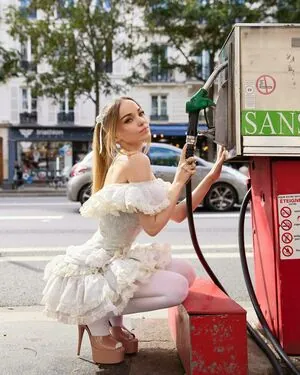 Dove Cameron