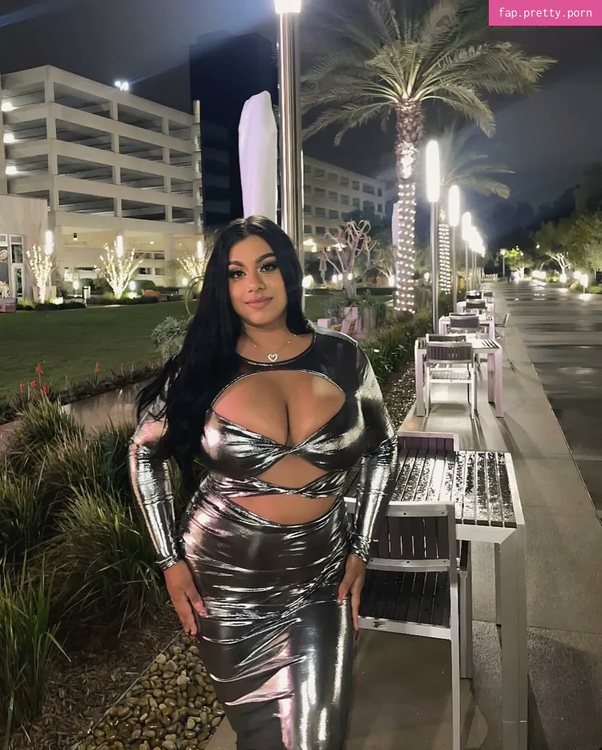 Dulce Castaneda - Photo #29