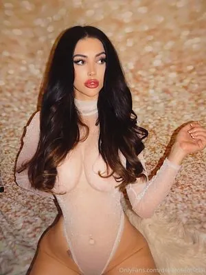 Deliaroseofficial