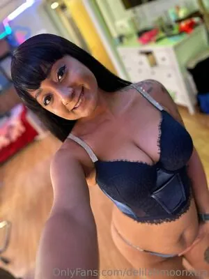 delilahmoonxtra