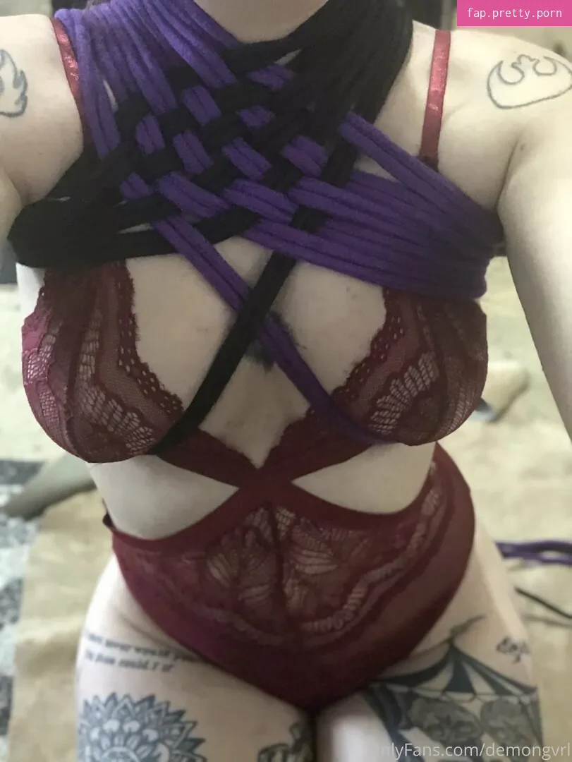 demongvrl - Photo #17