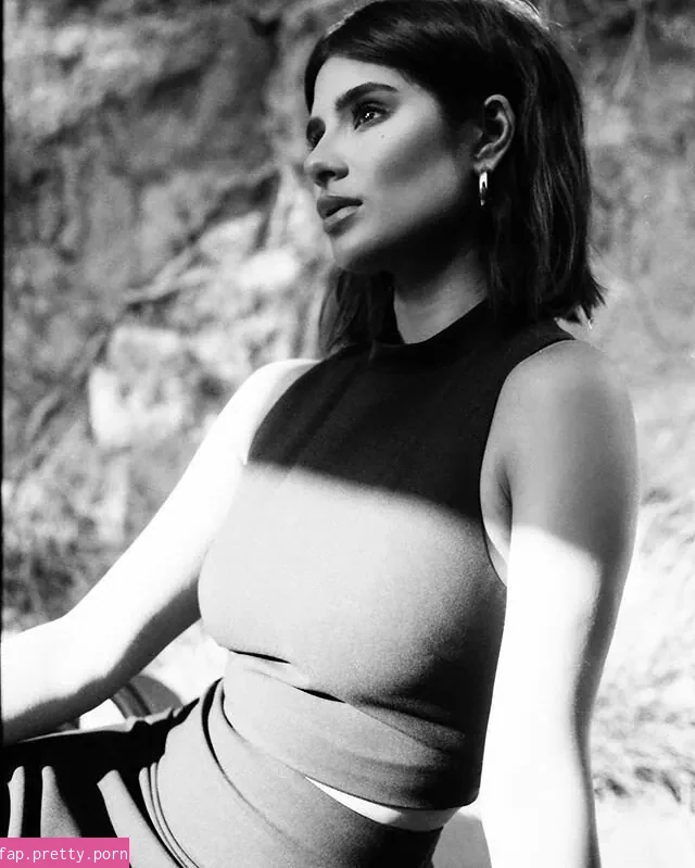 Diane Guerrero - Photo #12