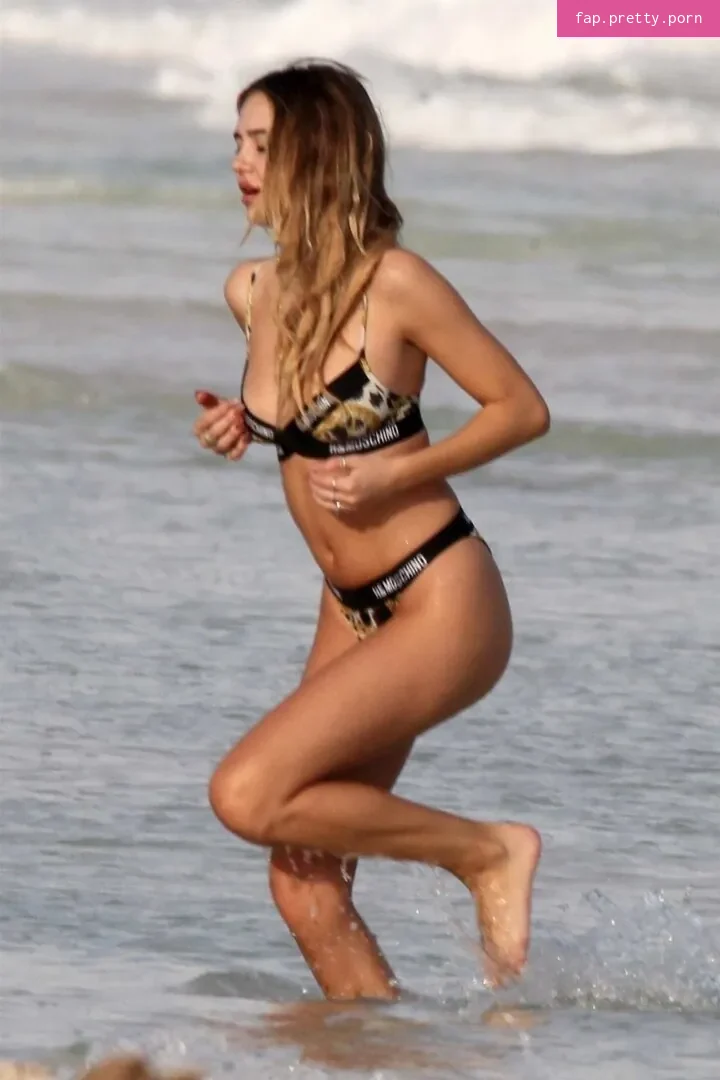 Delilah Hamlin - Photo #73