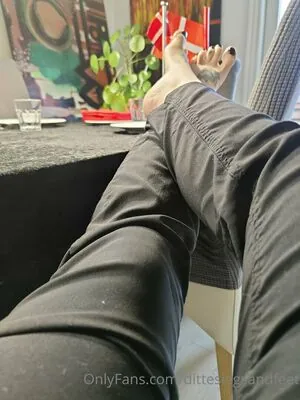 ditteslegsandfeet