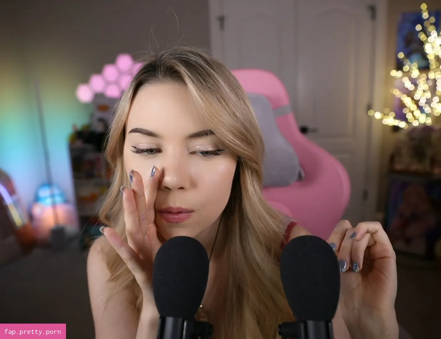 Dizzykitten - Photo #12