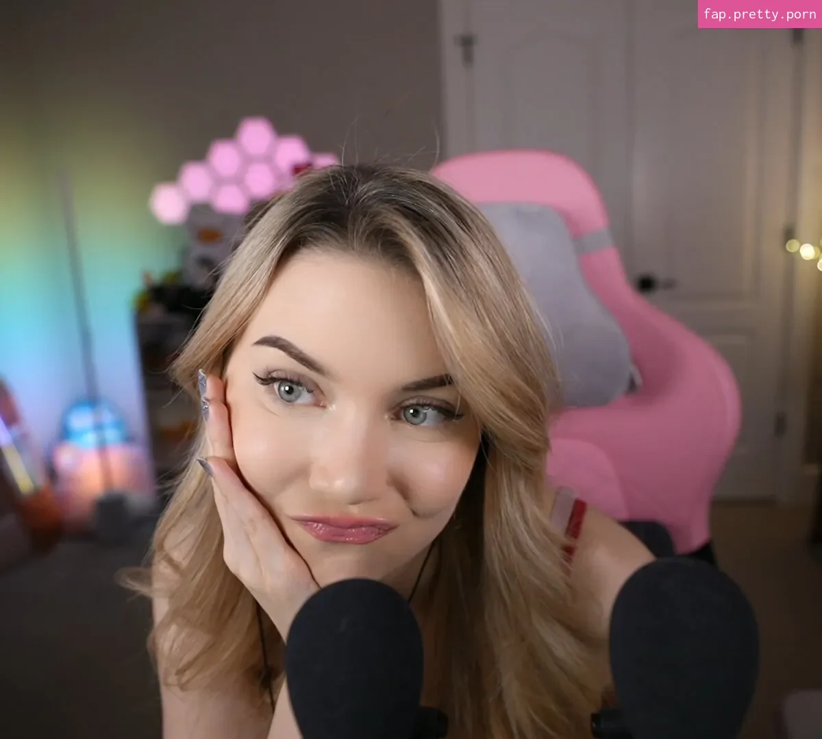 Dizzykitten - Photo #23