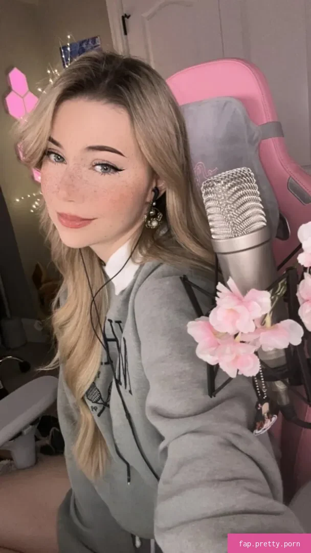 Dizzykitten - Photo #29