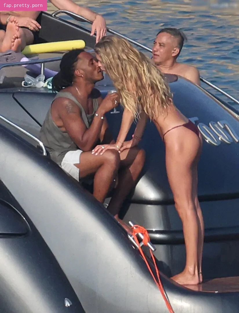Doutzen Kroes - Photo #74
