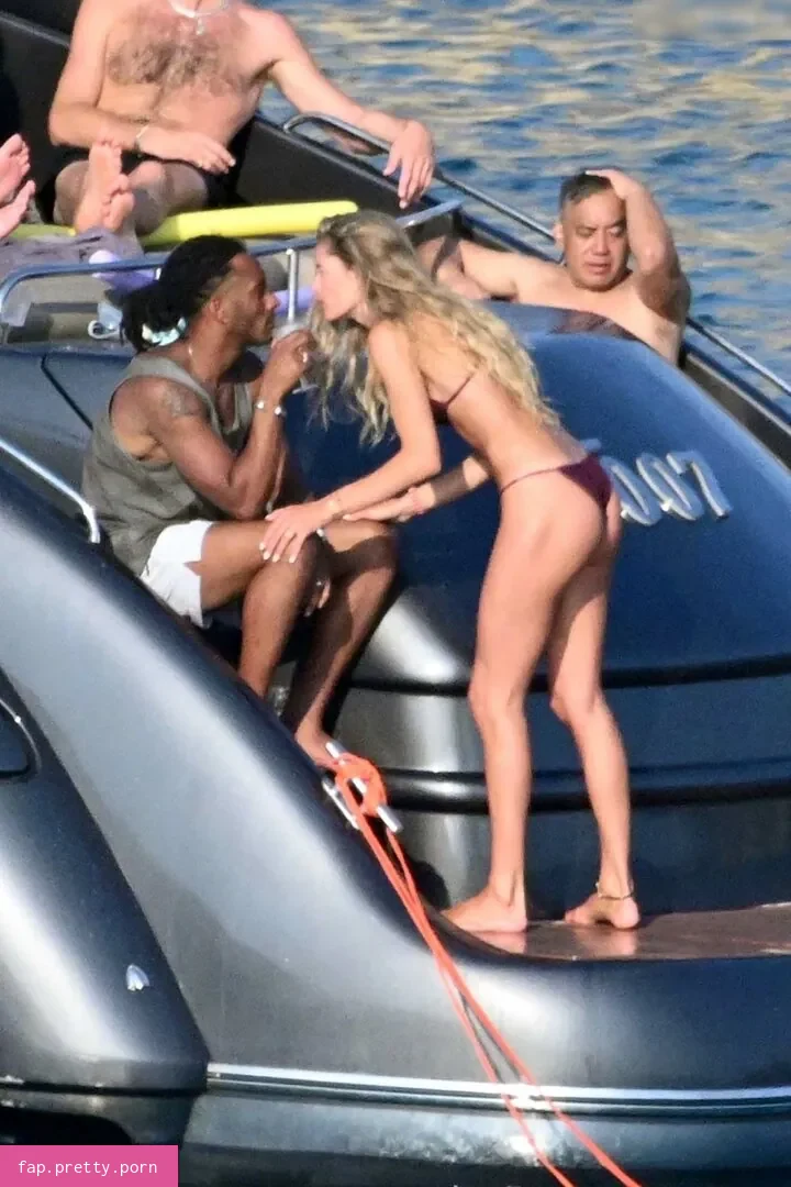 Doutzen Kroes - Photo #88