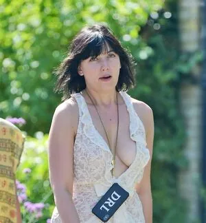 Daisy Lowe
