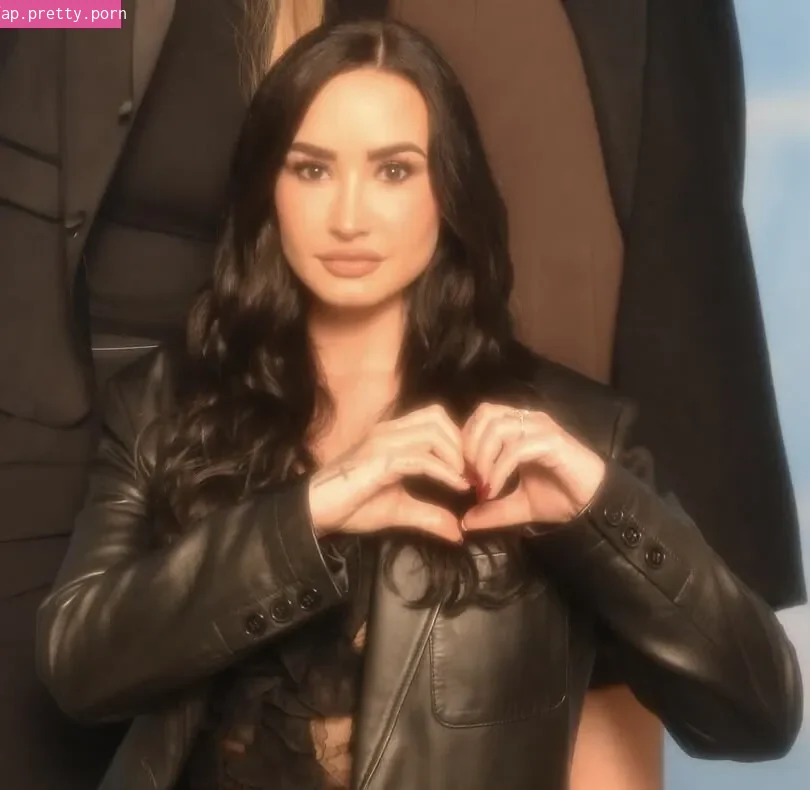 Demi Lovato - Photo #02
