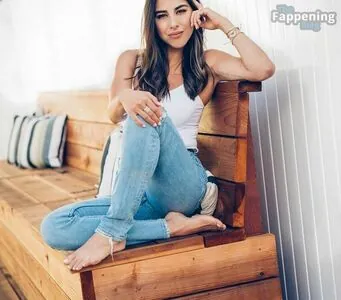 Daniella Monet