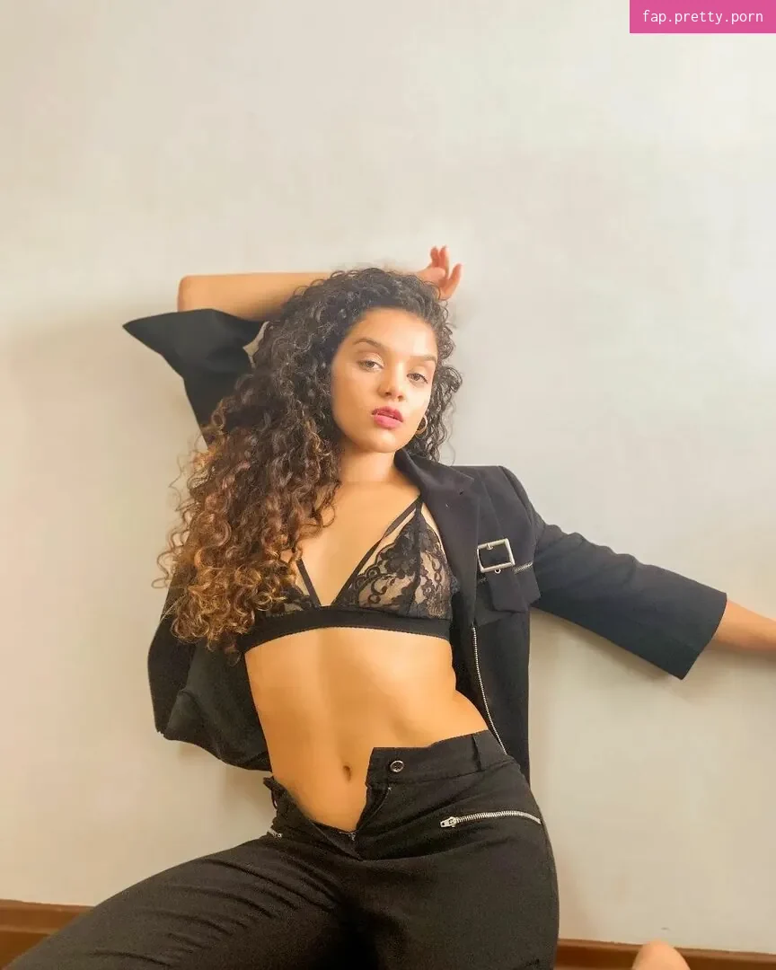 Danielle Olimpia - Photo #10