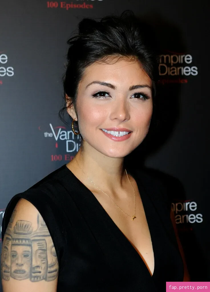 Daniella Pineda - Photo #30