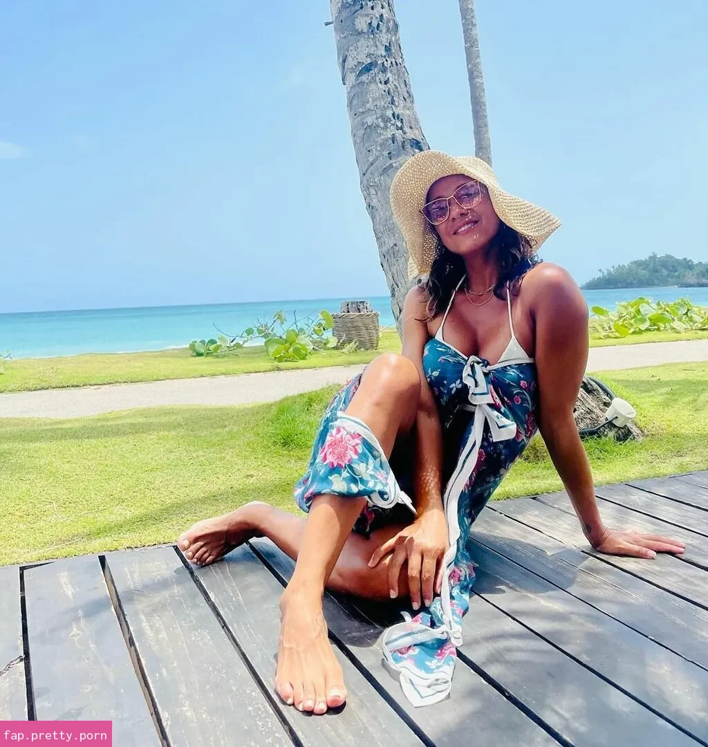 Dania Ramirez - Photo #35