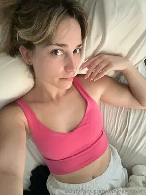 danielle_raven